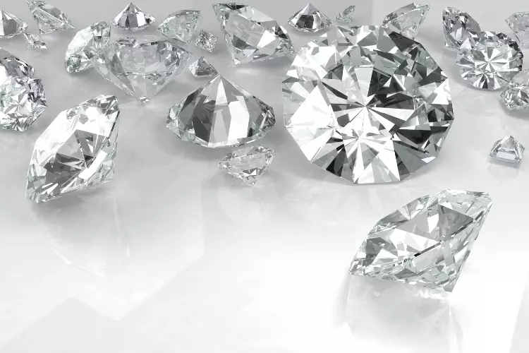 Lab-Grown Diamonds for Engagement Rings: Pros