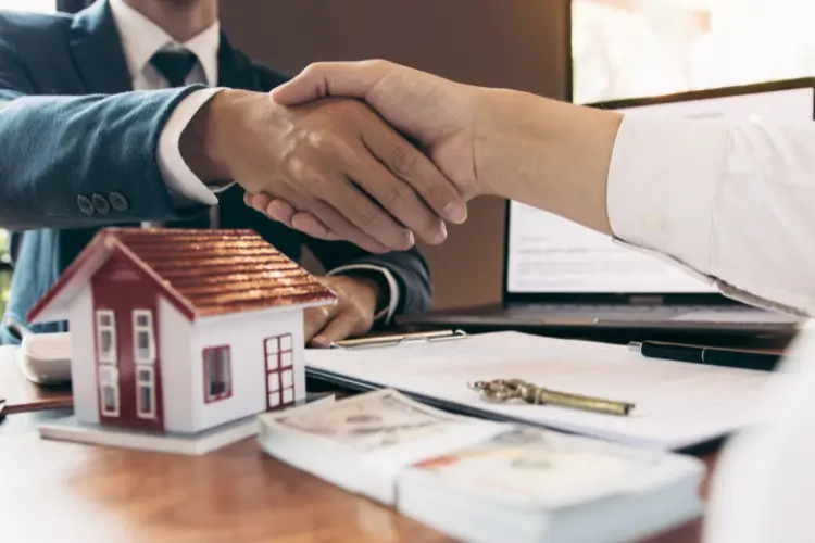 What to Expect in the Final Stages of Real Estate Purchases