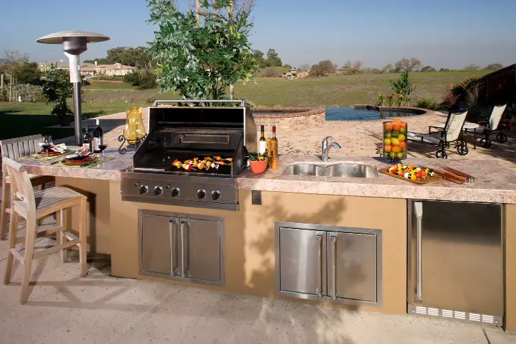 The Ultimate Guide to Building Your Backyard Kitchen