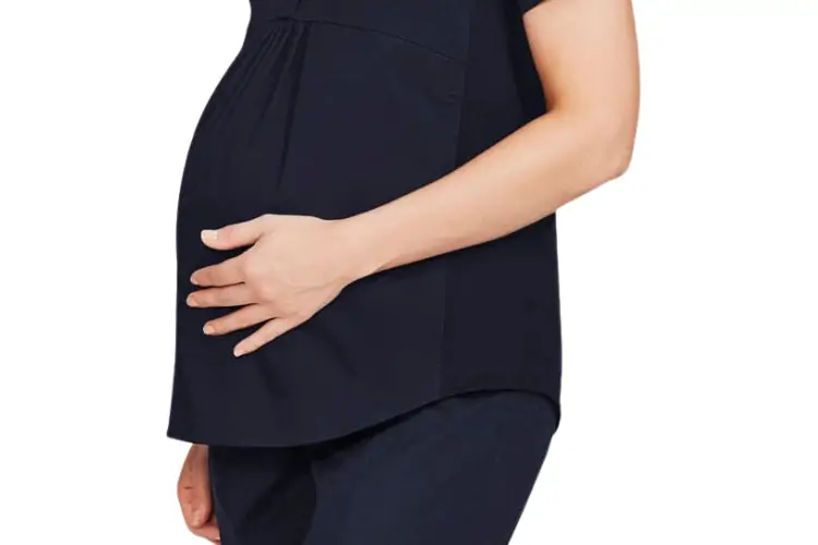 Pregnancy Scrubs: A Must-Have for Pregnant Healthcare Professionals