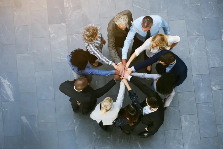 6 Unique Ideas for Corporate Team Building Activities