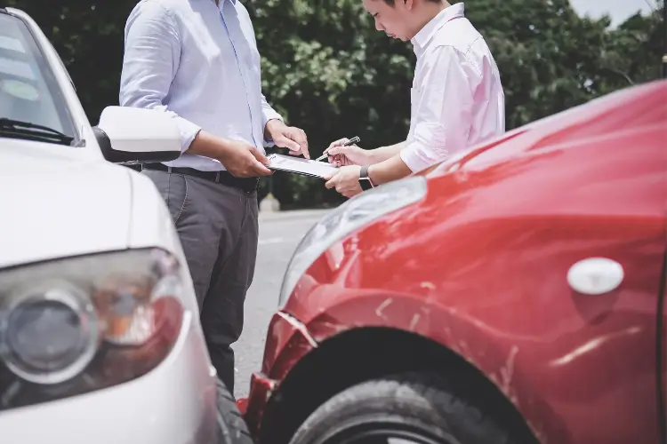 What You Will Lose By Accepting the First Car Accident Settlement Offer